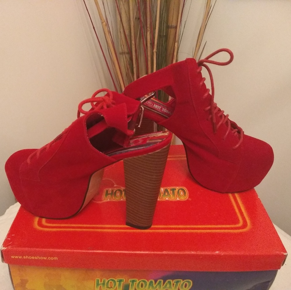 🌺 NWT Shoes